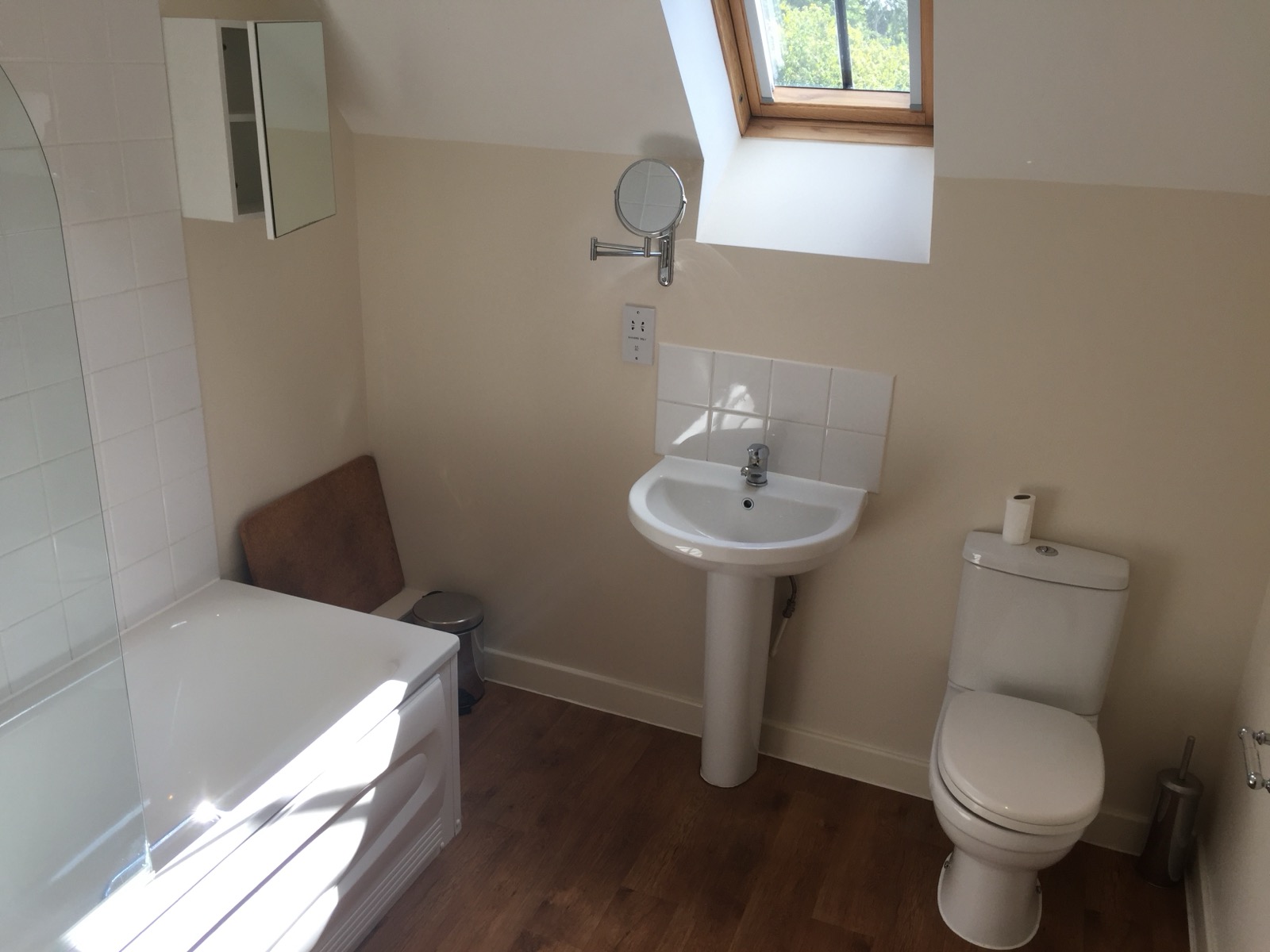Bathroom, Flat 10 Conel Court