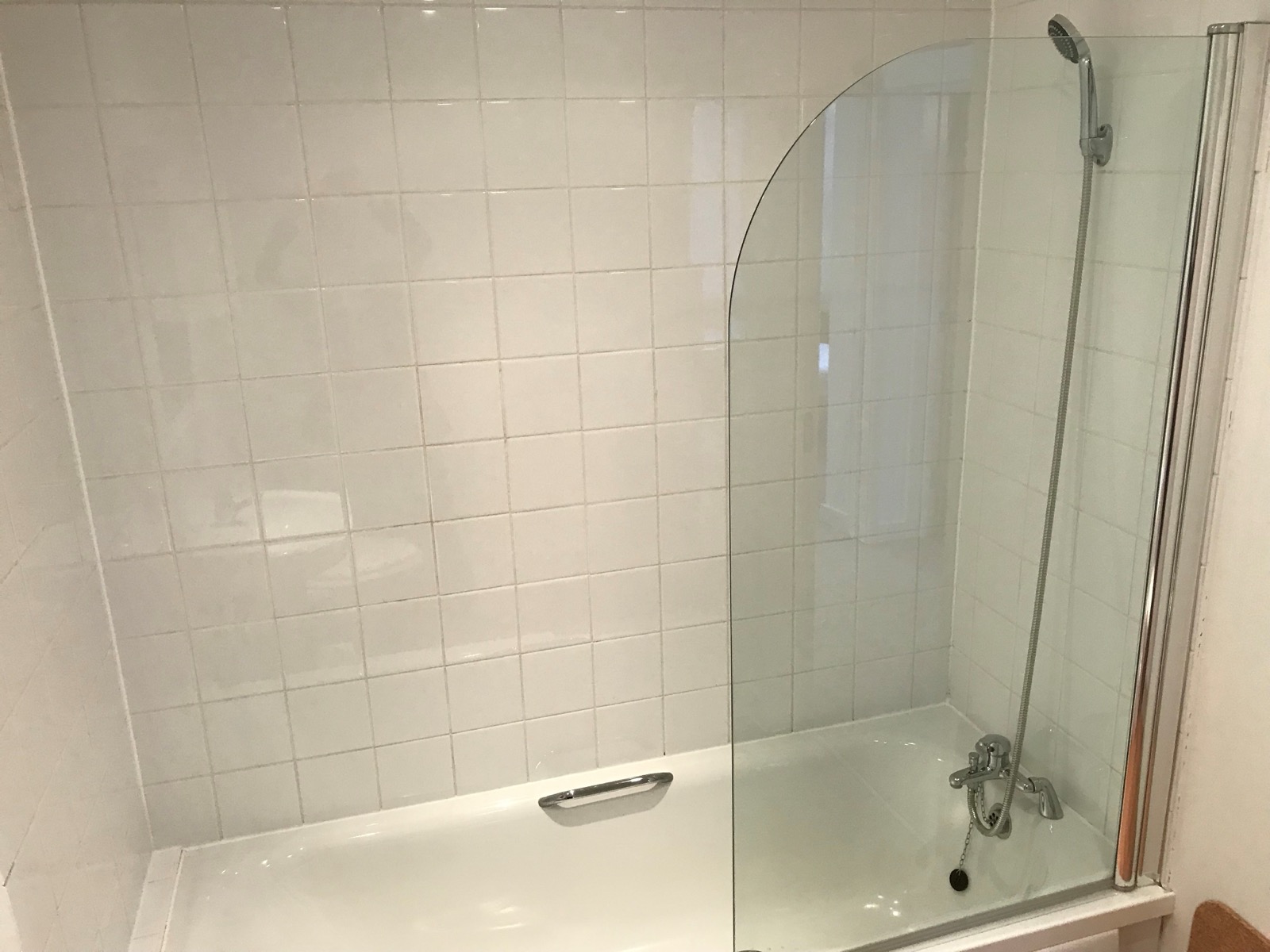 Bathroom, Flat 8 Conel Court