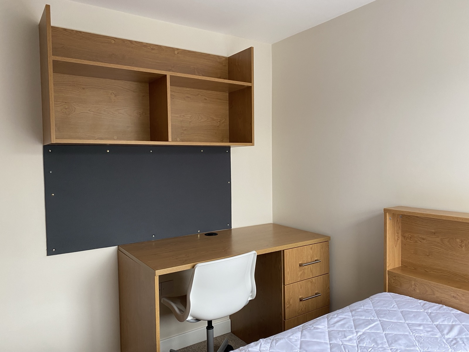 Study desk, Flat 3 Richmond Court